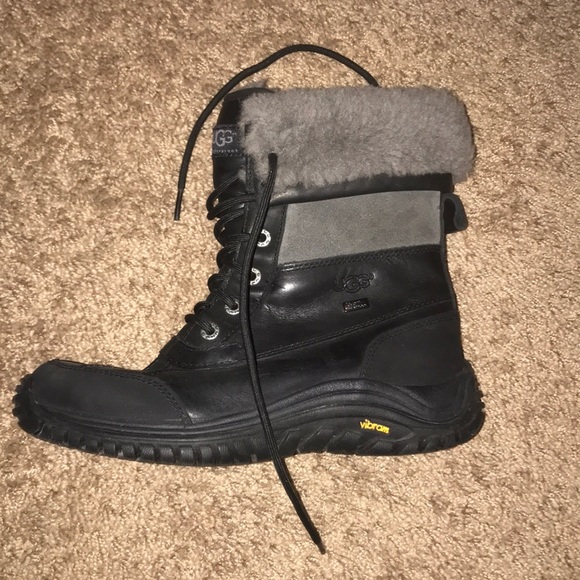 UGG ADIRONDACK II BOOTS - Picture 2 of 2